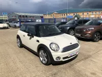 Used Mini Cooper Hatch 2009 White Hatchback