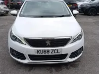 Used Peugeot 308 Access 100 HP (73 kW) 2019 White Hatchback