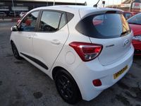 Used Hyundai i10 Premium 87 HP (63 kW) 2014 White Hatchback