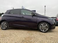 Used Renault Zoe Signature 80 kW (109 HP) 2019 Purple Hatchback
