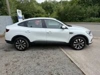 Used Renault Arkana Iconic 2022 White SUV