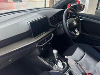 Begagnad Seat Arona Black Edition 115 HK (84 kW) 2025 Vit SUV