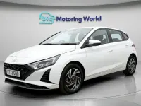Used Hyundai i20 Advanced 100 HP (73 kW) 2024 White Hatchback