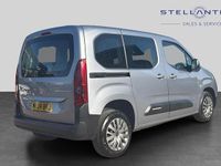 Usado Citroën Berlingo 128 HP (94 kW) 2024 Cinzento Monovolume
