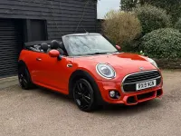 Begagnad Mini Cooper Cabriolet Sport 136 HK (100 kW) 2019 Orange Cab