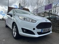 Used Ford Fiesta Zetec 82 HP (60 kW) 2014 White Hatchback