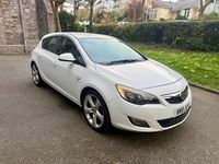 Used Vauxhall Astra SRi 180 HP (132 kW) 2011 White Hatchback