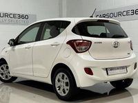 Used Hyundai i10 SE 87 HP (63 kW) 2015 White Hatchback