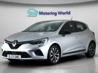 Used Renault Clio Iconic 140 HP (102 kW) 2021 Silver Hatchback