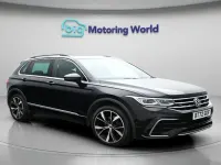 Second-hand VW Tiguan R-line 242 CP (177 kW) 2023 Negru SUV
