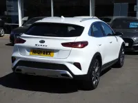 Usado Kia XCeed 118 HP (86 kW) 2021 Branco SUV