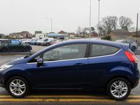 Used Ford Fiesta Zetec 100 HP (73 kW) 2016 Blue Hatchback