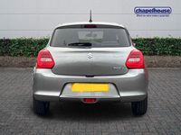 Usado Suzuki Swift SZ-L 82 HP (60 kW) 2024 Prateado Citadino