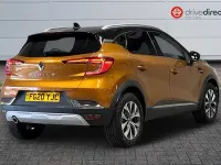 Używany Renault Captur Version S 130 KM (95 kW) 2020 Pomarańczowy SUV