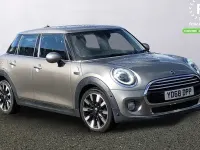 Usado Mini Cooper Comfort 136 CV (100 kW) 2019 Plateado Utilitario