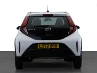 Used Toyota Aygo X X-pure 72 HP (52 kW) 2022 White SUV