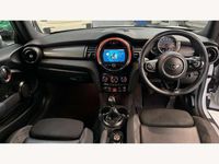 Usado Mini Cooper Cabriolet 136 HP (100 kW) 2018 Prateado Cabrios