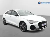 Begagnad Audi A3 Black Edition 2024 Vit Halvkombi