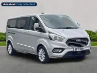 Usado Ford Tourneo Titanium 130 CV (95 kW) 2022 Plateado Monovolumen