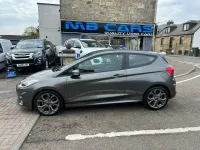 Usado Ford Fiesta ST-Line 100 HP (73 kW) 2018 Cinzento Citadino