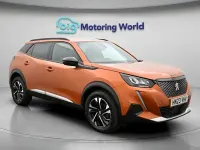 Begagnad Peugeot 2008 Allure+ 101 HK (74 kW) 2023 Orange SUV