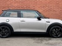 Begagnad Mini Cooper S Classic 178 HK (130 kW) 2022 Halvkombi