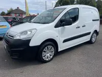 Used Citroën Berlingo 75 HP (55 kW) 2017 White MPV