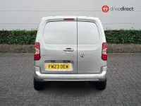 Usado Vauxhall Combo S 100 HP (73 kW) 2023 Cinzento Monovolume