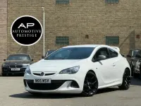 Used Vauxhall Astra GTC 280 HP (205 kW) 2015 White Hatchback