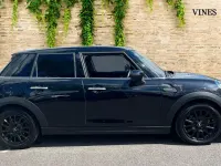 Używany Mini Cooper Classic 134 KM (98 kW) 2022 Czarny Hatchback