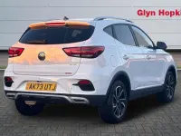 Używany MG ZS Exclusive 111 KM (81 kW) 2023 Biały Hatchback