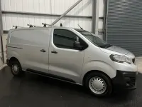 Usado Peugeot Expert 115 HP (84 kW) 2017 Prateado Van
