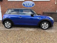 Usado Mini Cooper Classic 136 HP (100 kW) 2019 Azul Citadino