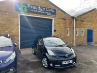 Gebraucht Toyota Aygo 67 PS (49 kW) 2013 Schwarz Kleinwagen