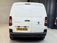 Second-hand Peugeot Partner 2019 Alb Monovolum