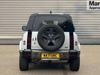 Usado Land Rover Defender SE Dynamic 249 HP (183 kW) 2021 Prateado Carrinha