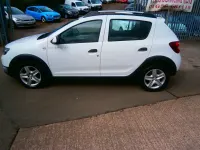 Used Dacia Sandero Lauréate 90 HP (66 kW) 2014 White Hatchback