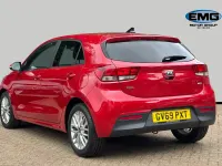 Used Kia Rio 99 HP (72 kW) 2020 Red Hatchback