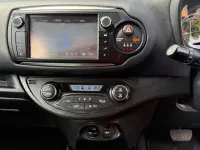 Used Toyota Yaris 100 HP (73 kW) 2015 Red Hatchback