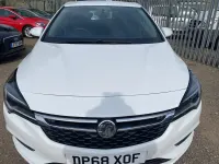 Begagnad Vauxhall Astra Design Edition 2018 Vit Halvkombi