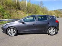 Używany Kia Ceed 126 KM (92 kW) 2015 Srebrny Hatchback