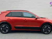 Begagnad Kia e-Niro 150 kW (204 HK) 2023 Orange SUV