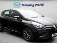 Używany Renault Clio IV Play 76 KM (55 kW) 2019 Czarny Hatchback