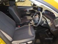 Used Peugeot 208 Active+ 74 HP (54 kW) 2024 Yellow Hatchback