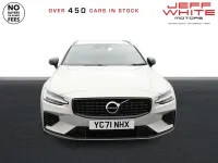 Usado Volvo V60 R-Design 2021 Dorado Familiar