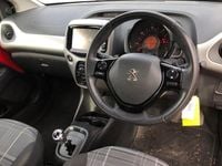 Used Peugeot 108 Active 68 HP (50 kW) 2017 Red Hatchback