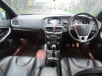 Used Volvo V40 R-Design 120 HP (88 kW) 2017 Blue Hatchback