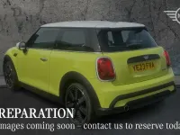 Usado Mini Cooper Exclusive 134 CV (98 kW) 2023 Amarillo Utilitario