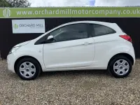 Begagnad Ford Ka 69 HK (50 kW) 2015 Vit Halvkombi