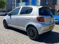 Usado Toyota Yaris 2005 Prateado Citadino